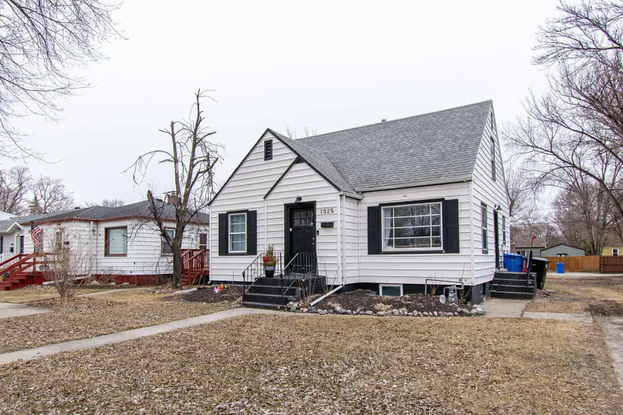 1525 10th Street N, Fargo, ND 58102 - #2