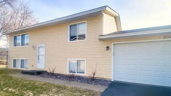 8942 Vinewood Lane N, Maple Grove, MN 55369