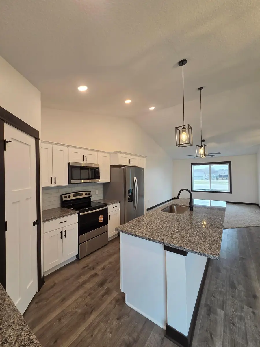 315 Falcon Run, Eagle Lake, MN 56024 - #2