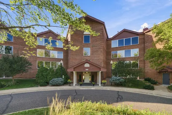 1021 Sibley Memorial Highway #404, Lilydale, MN 55118