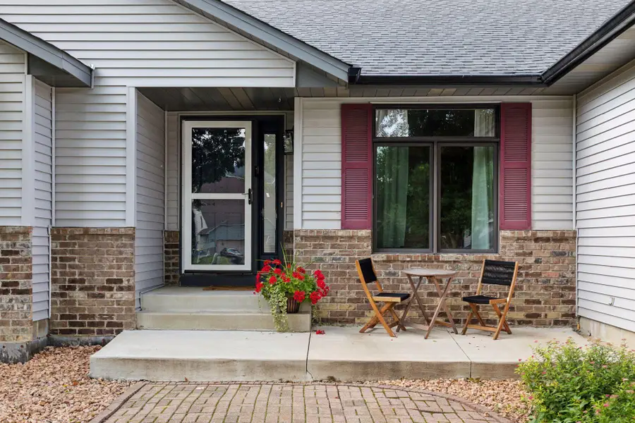 20911 Jameswood Court, Lakeville, MN 55044 - #2