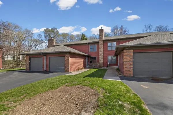 528 Hunter Hill Road, Hudson, WI 54016