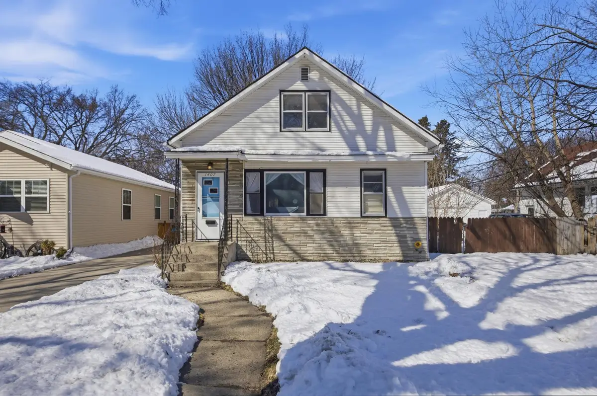 1407 10th Street S, Fargo, ND 58103 - #1