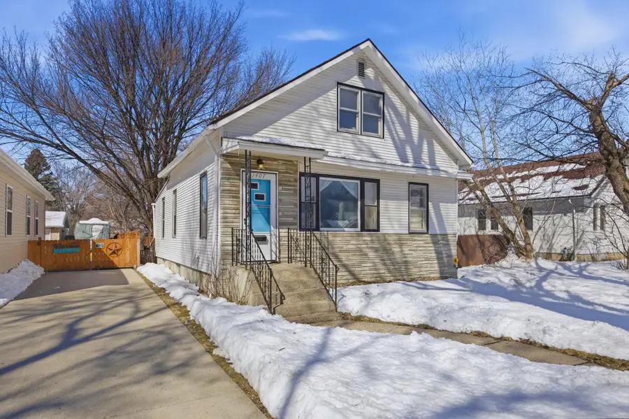 1407 10th Street S, Fargo, ND 58103 - #2