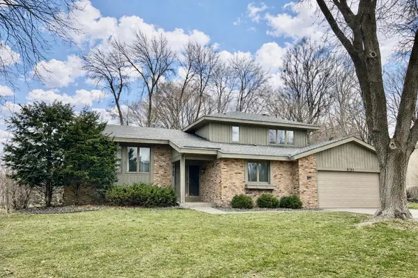 9130 Flyway Circle, Eden Prairie, MN 55347
