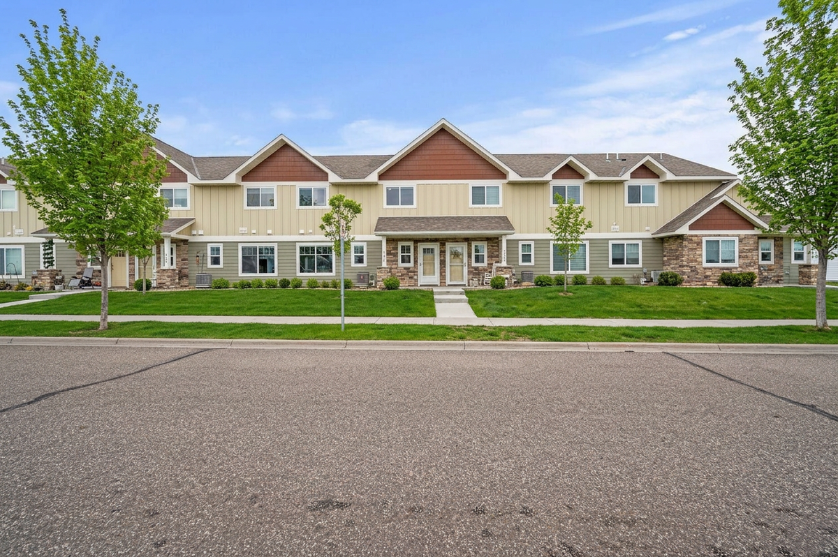 6976 Lancaster Way Ne, Albertville, MN 55301 - #1