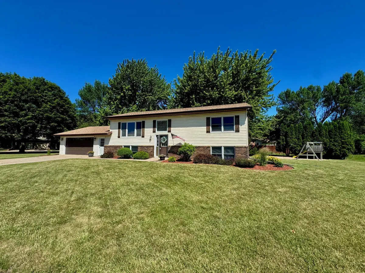 501 Hawthorne Drive, Marshall, MN 56258 - #1