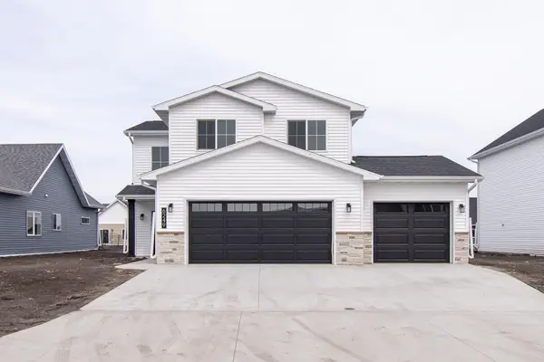 6249 86th Avenue S, Horace, ND 58047