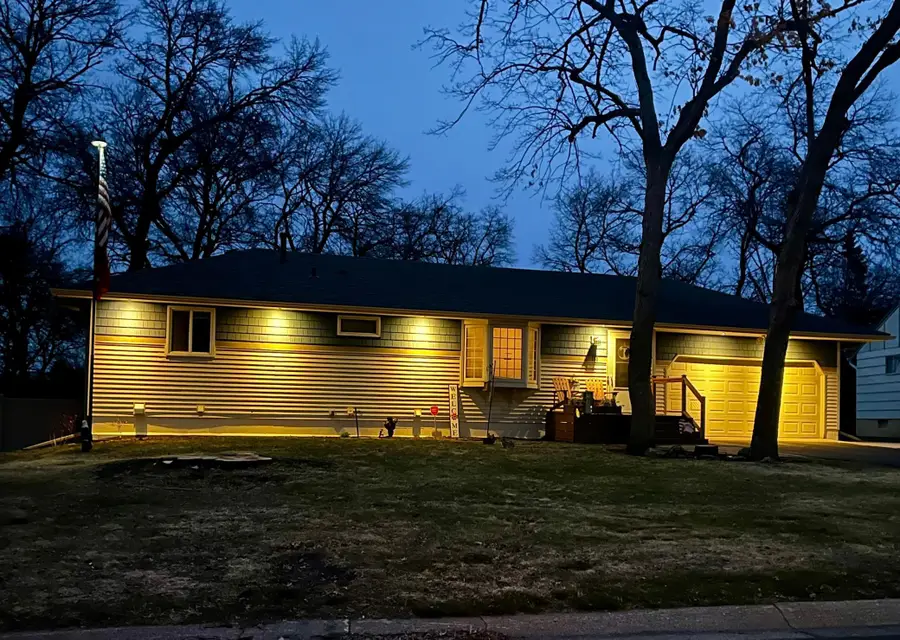 705 118th Avenue Ne, Blaine, MN 55434 - #3