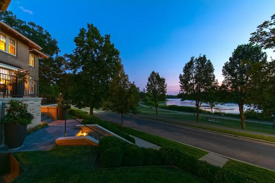 2119 E Lake Of The Isles Parkway, Minneapolis, MN 55405 - #3