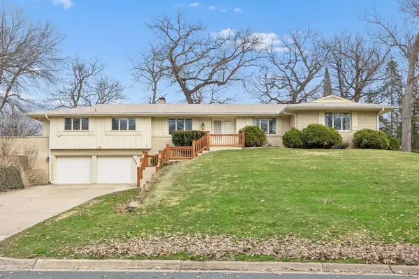 1566 Sumter Avenue N, Golden Valley, MN 55427