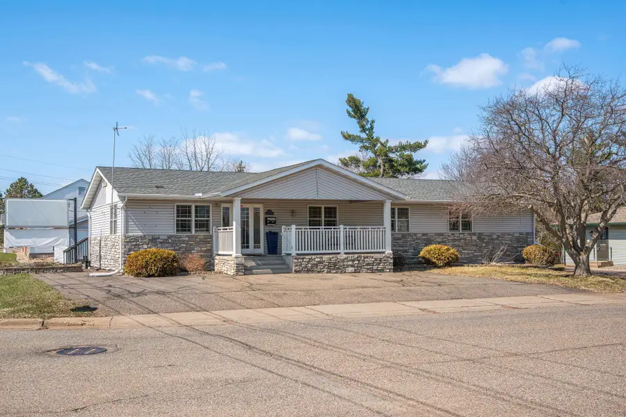 875 7th Street Sw, Pine City, MN 55063 - #3