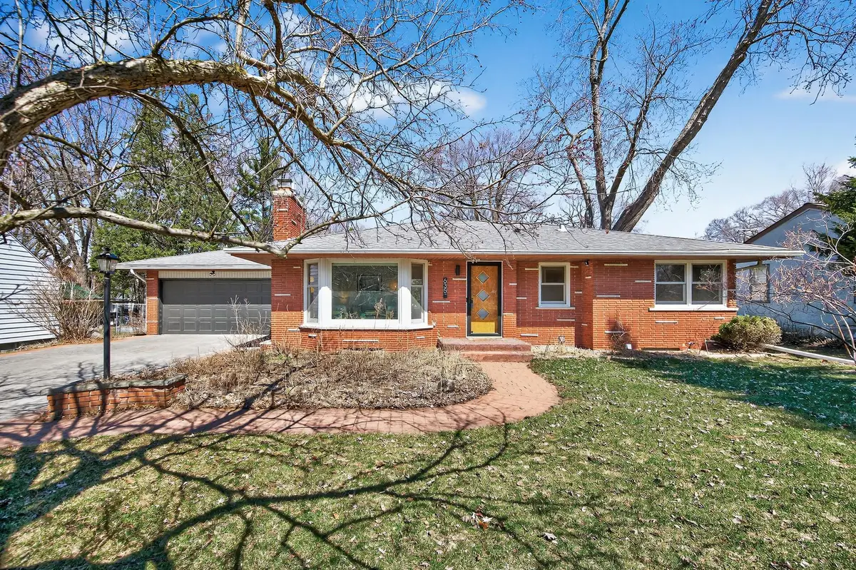 635 Shryer Avenue W, Roseville, MN 55113 - #1