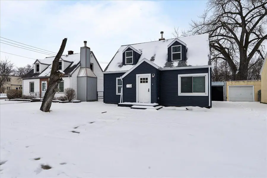 724 8th Street N, Wahpeton, ND 58075 - #3