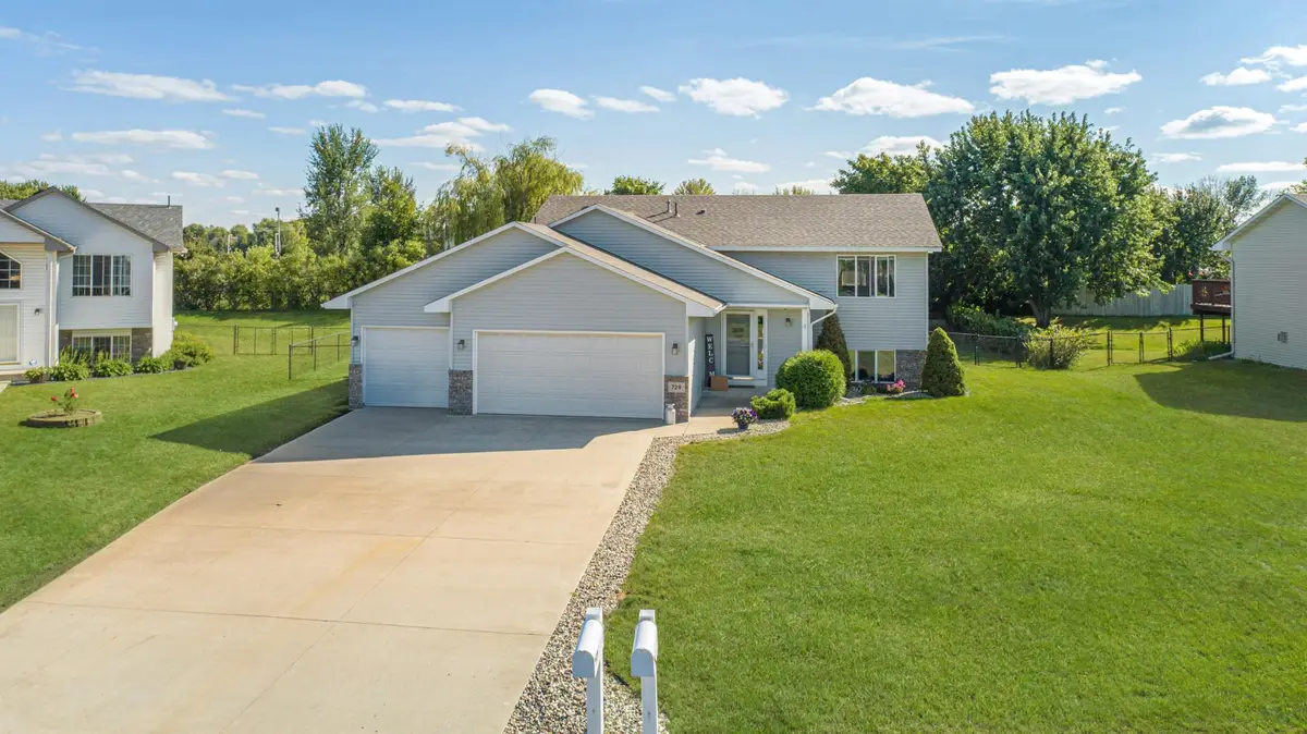 729 Obrien Parkway, Belle Plaine, MN 56011 - #1