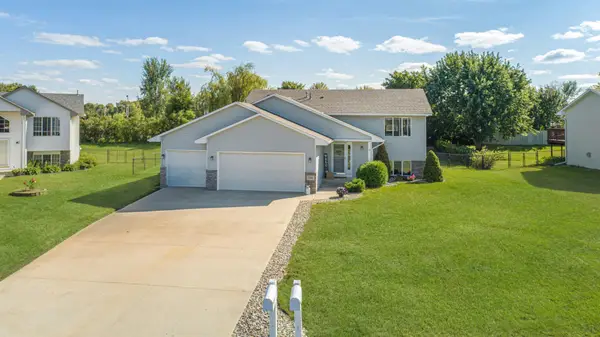 729 Obrien Parkway, Belle Plaine, MN 56011