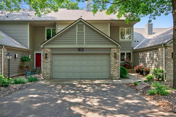 125 Wildwood Bay Drive, Mahtomedi, MN 55115