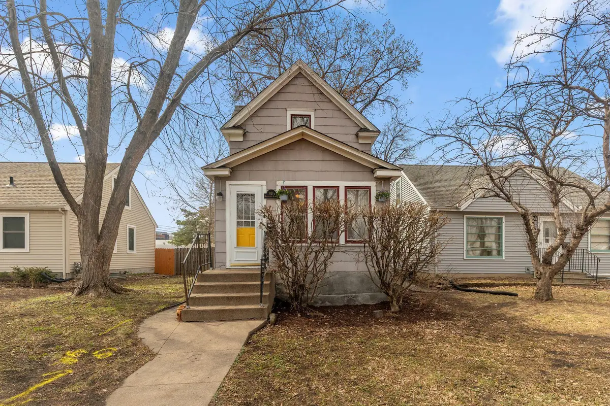831 19th Avenue Se, Minneapolis, MN 55414 - #1