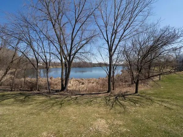 3050 Shields Drive #105, Eagan, MN 55121