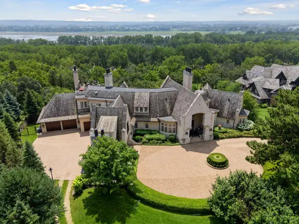 10675 Cavallo Ridge, Eden Prairie, MN 55347