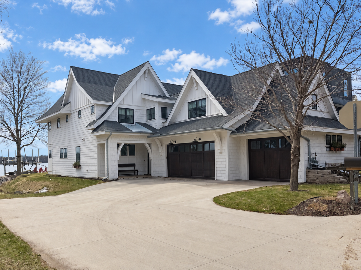 365 Lakeview Avenue, Tonka Bay, MN 55331 - #1