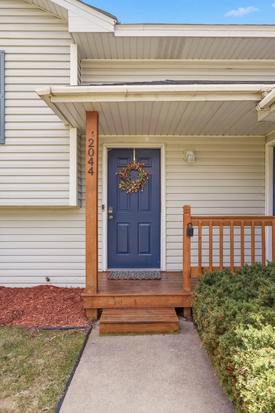 2044 Burke Avenue E, North Saint Paul, MN 55109 - #2