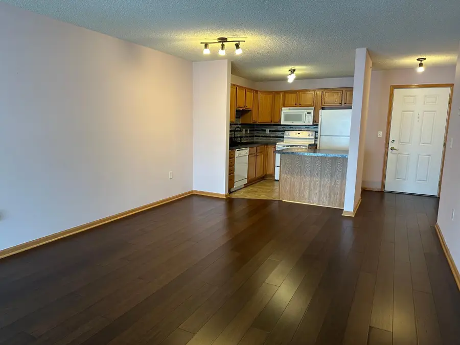 2231 Penn Place #322, North Saint Paul, MN 55109 - #3