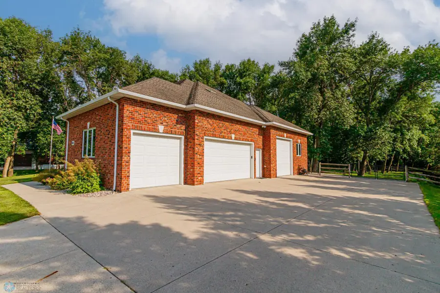 106 50th Avenue E, West Fargo, ND 58078 - #2