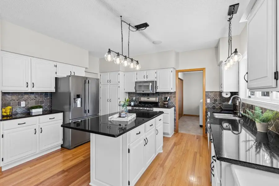 2140 Stone Creek Drive, Chanhassen, MN 55317 - #3