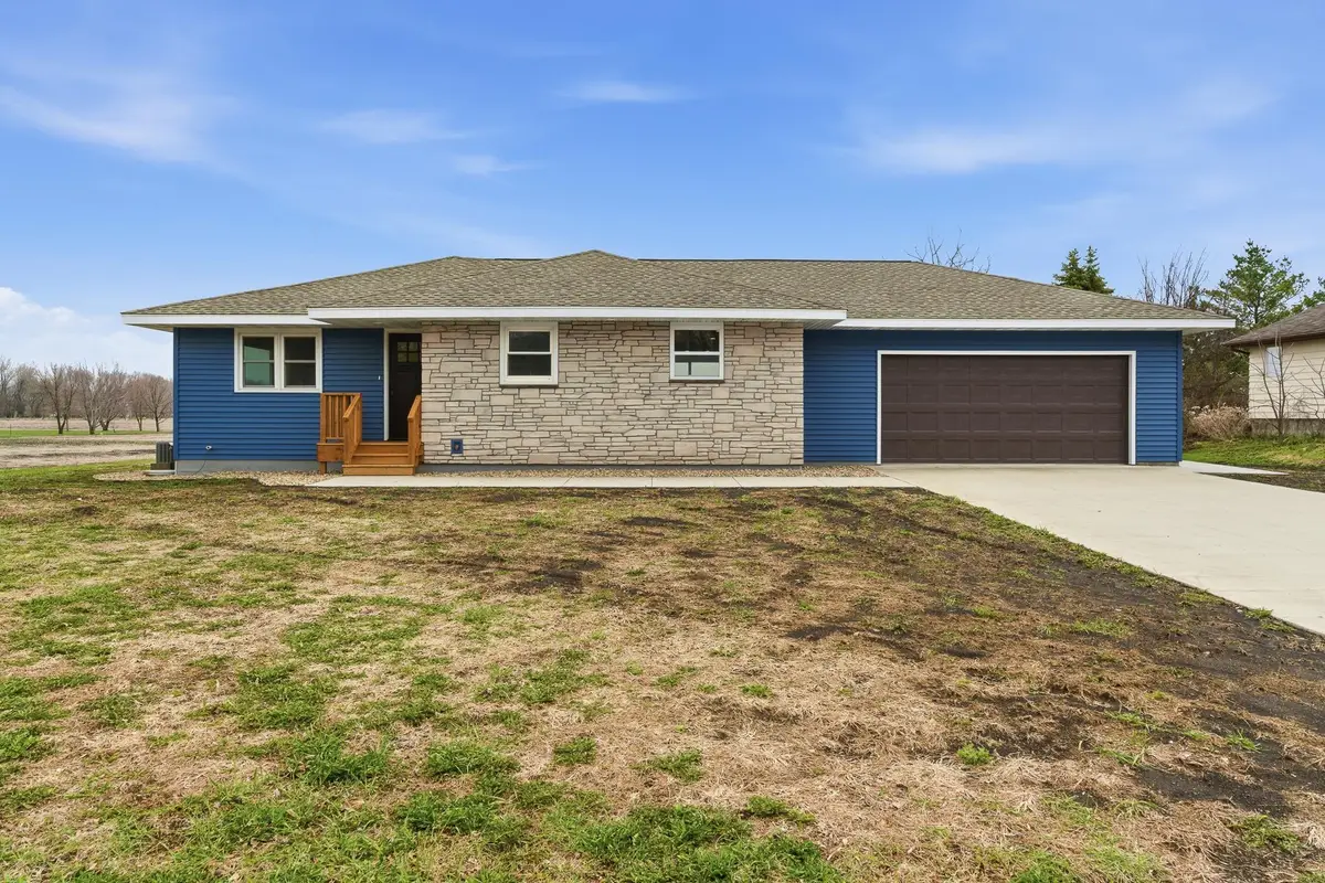 409 4th Avenue Se, Mapleton, MN 56065 - #1