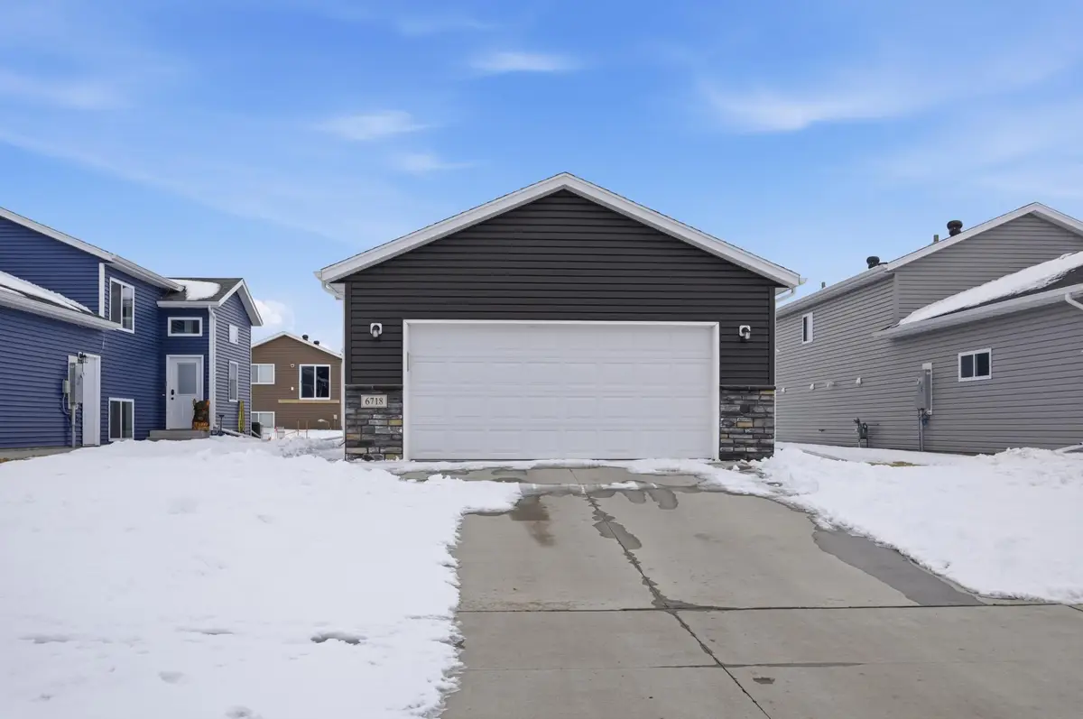 6718 69th Avenue S, Horace, ND 58047 - #1