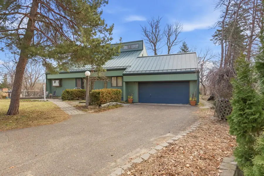2468 Hamline Avenue N, Roseville, MN 55113 - #2