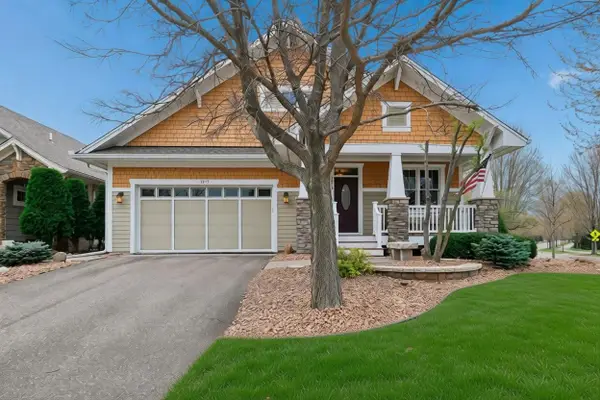 1317 Waters Path, Woodbury, MN 55129