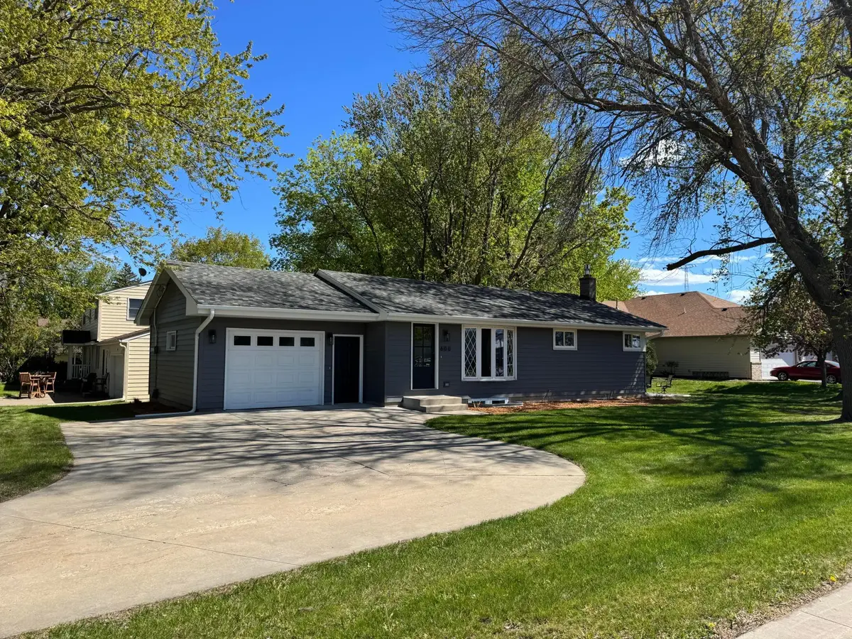 600 Jefferson Avenue Sw, Watertown, MN 55388 - #1