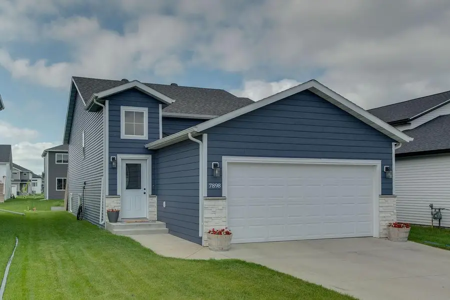 7898 Cottonwood Boulevard, Horace, ND 58047 - #2