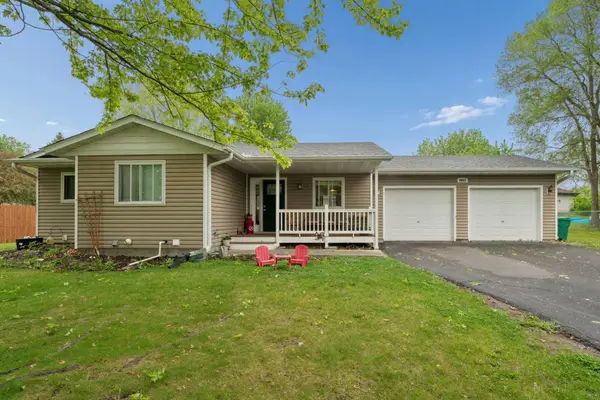 8893 Autumn Oaks Drive, Rockford, MN 55373