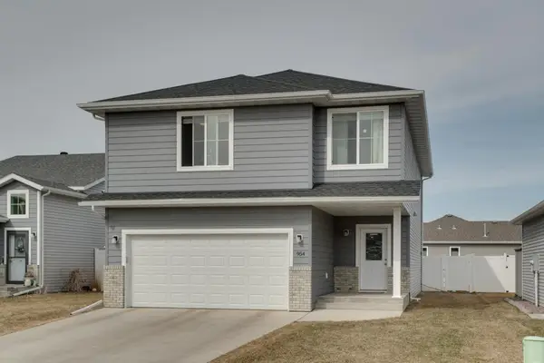 954 28th Avenue W, West Fargo, ND 58078