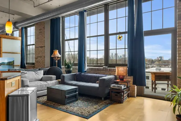 1901 E Hennepin Avenue #301, Minneapolis, MN 55413