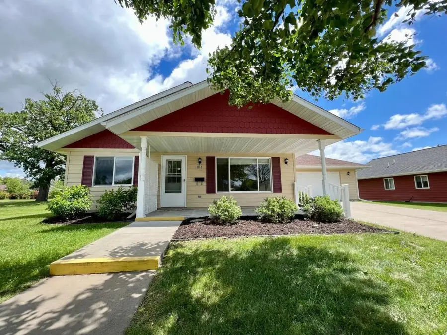 816 N Pokegama Avenue, Grand Rapids, MN 55744 - #2