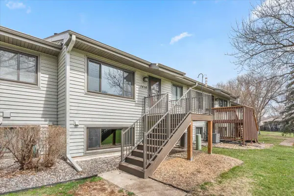 1416 Arden View Drive, Arden Hills, MN 55112