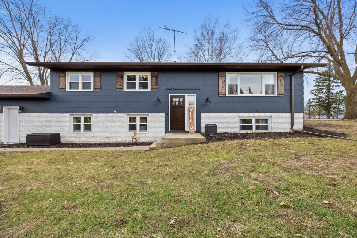 18365 234th Circle, Hutchinson, MN 55350 - #1