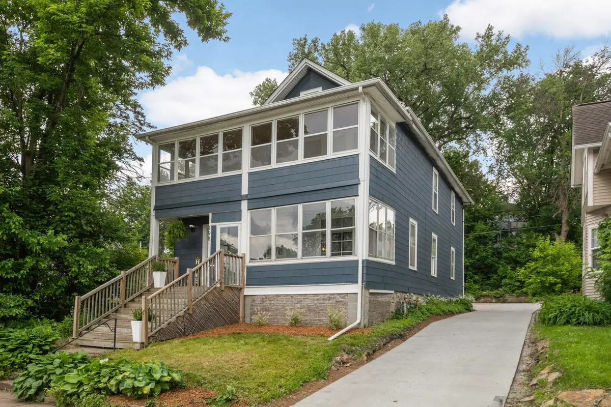 198 Robie Street W, Saint Paul, MN 55107 - #1