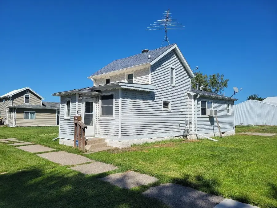 245 3rd Avenue Se, Wells, MN 56097 - #2