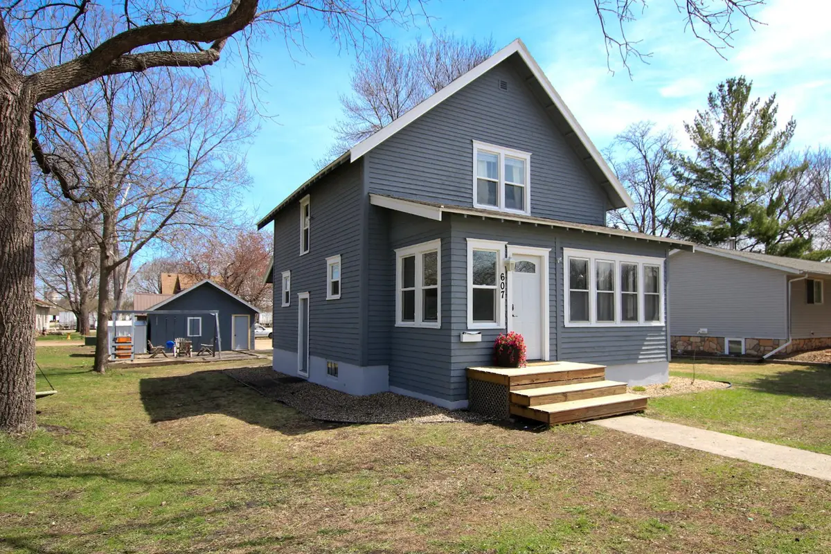 607 Adams Street Se, Hutchinson, MN 55350 - #1