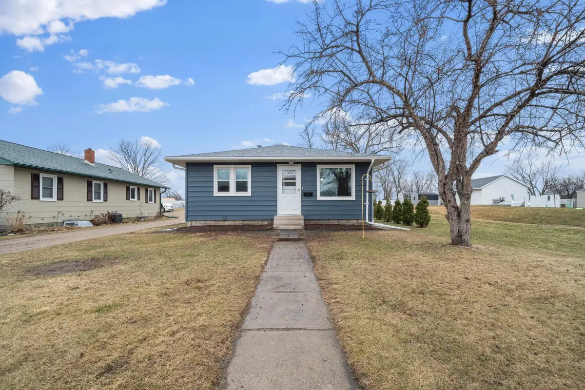 527 4th Street N, Sauk Centre, MN 56378 - #1