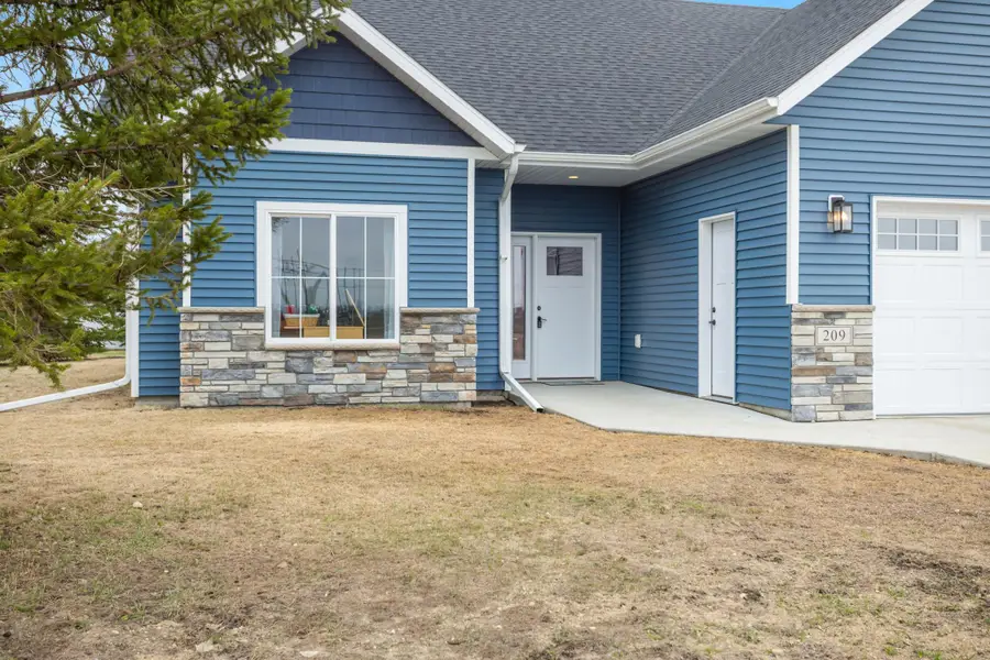 209 Woodcrest Drive, Breckenridge, MN 56520 - #2