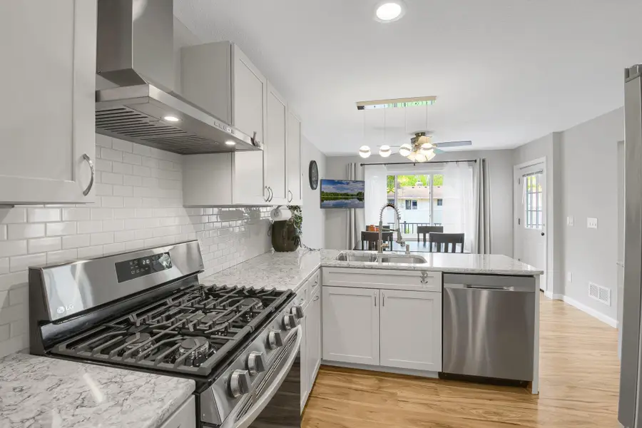 1431 Sumter Avenue N, Golden Valley, MN 55427 - #2