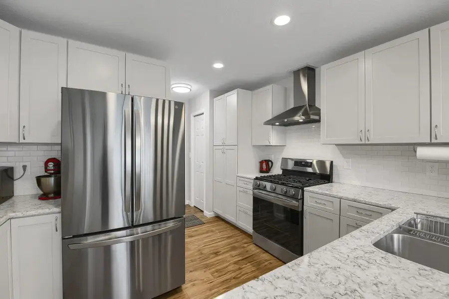 1431 Sumter Avenue N, Golden Valley, MN 55427 - #3