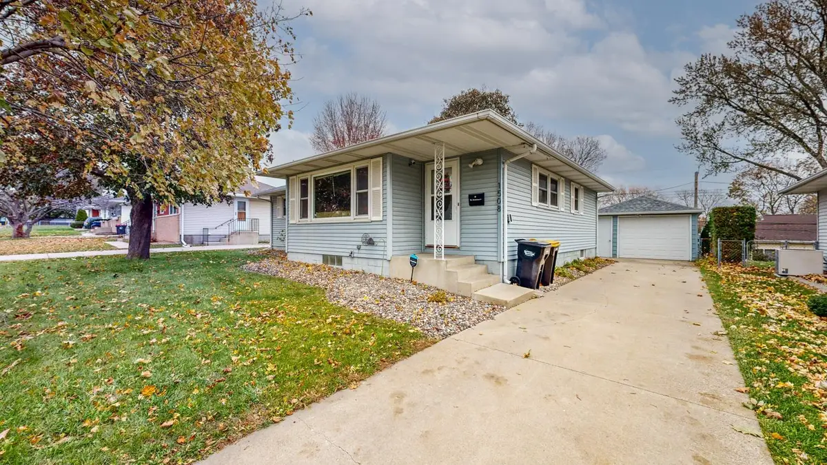 1508 16 1/2 Avenue Nw, Rochester, MN 55901 - #1