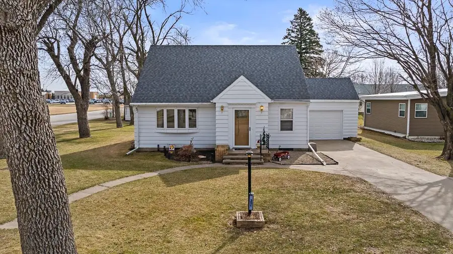 301 S Oak Street, Hendricks, MN 56136 - #2